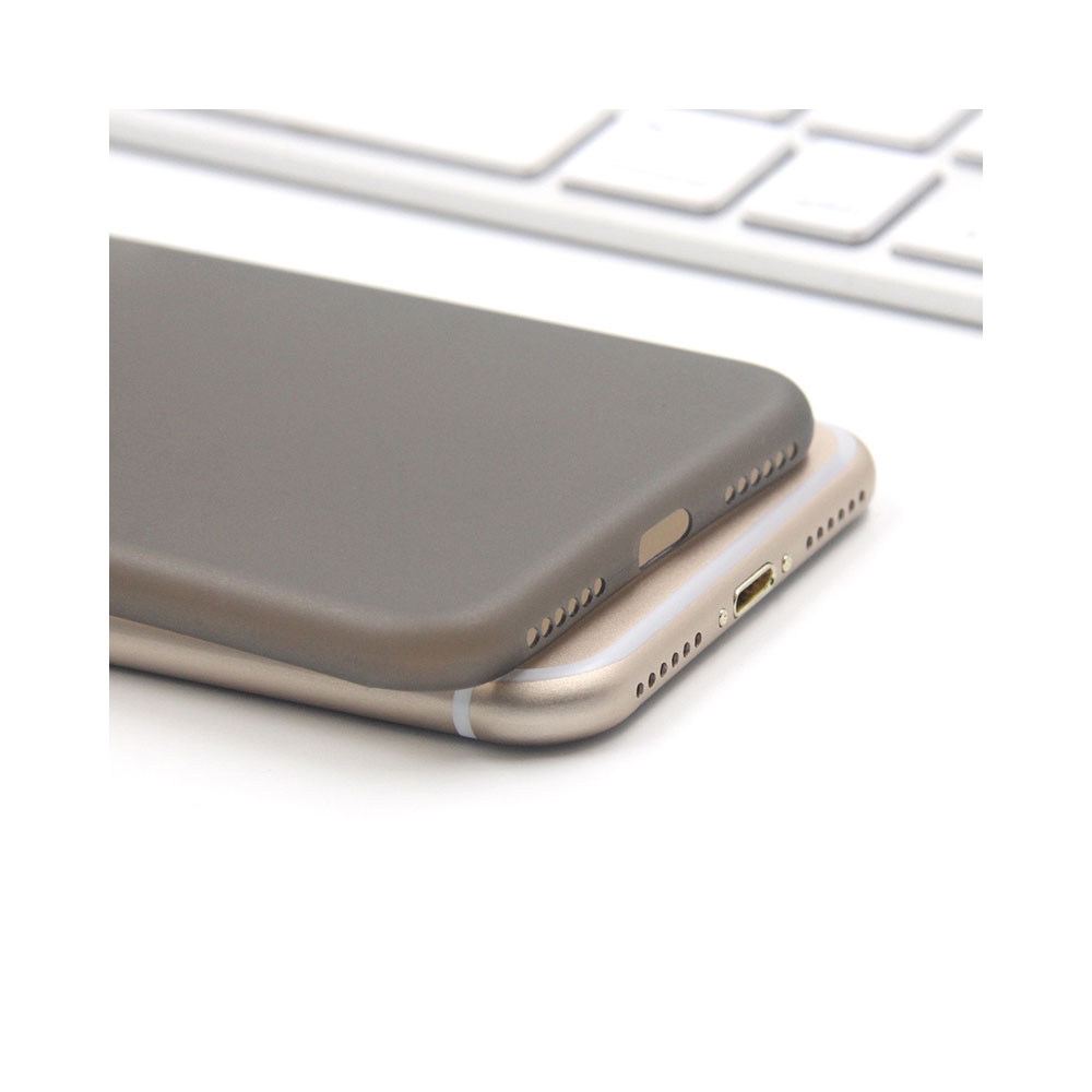 iPhone SE (2022/2020) / 8 / 7 Kunststoff Hülle Case Ultra Thin 0.45 mm - Schwarz / Transparent (Matt)