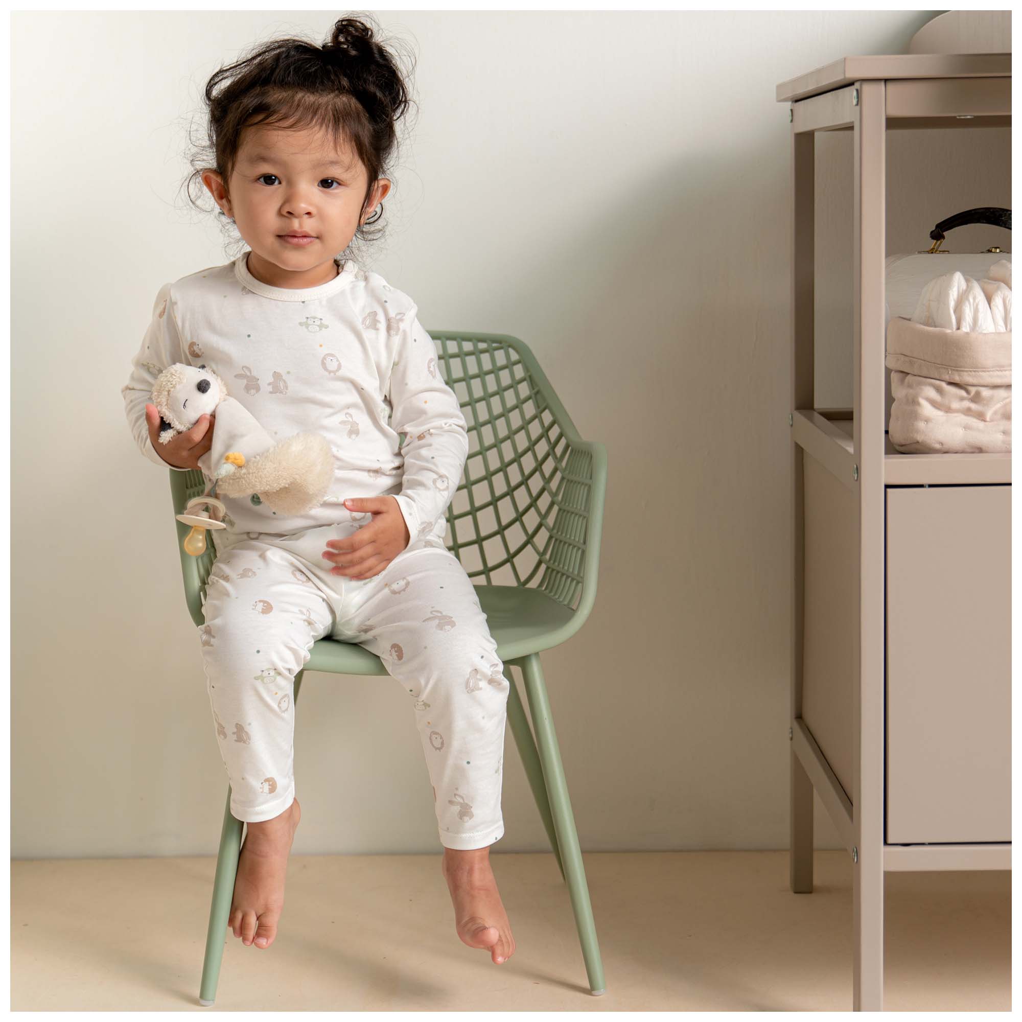 Prénatal peuter pyjama Kleine Vriendjes wit