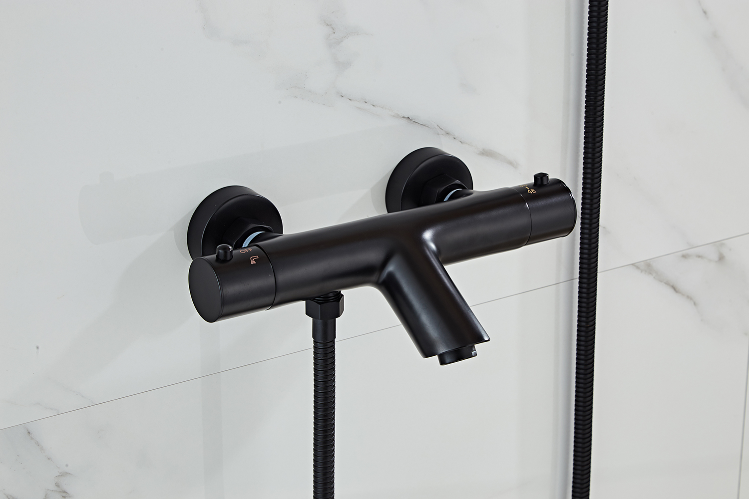SCHADEMODEL: Saniclear Nero thermostatische opbouw badkraan zwart mat