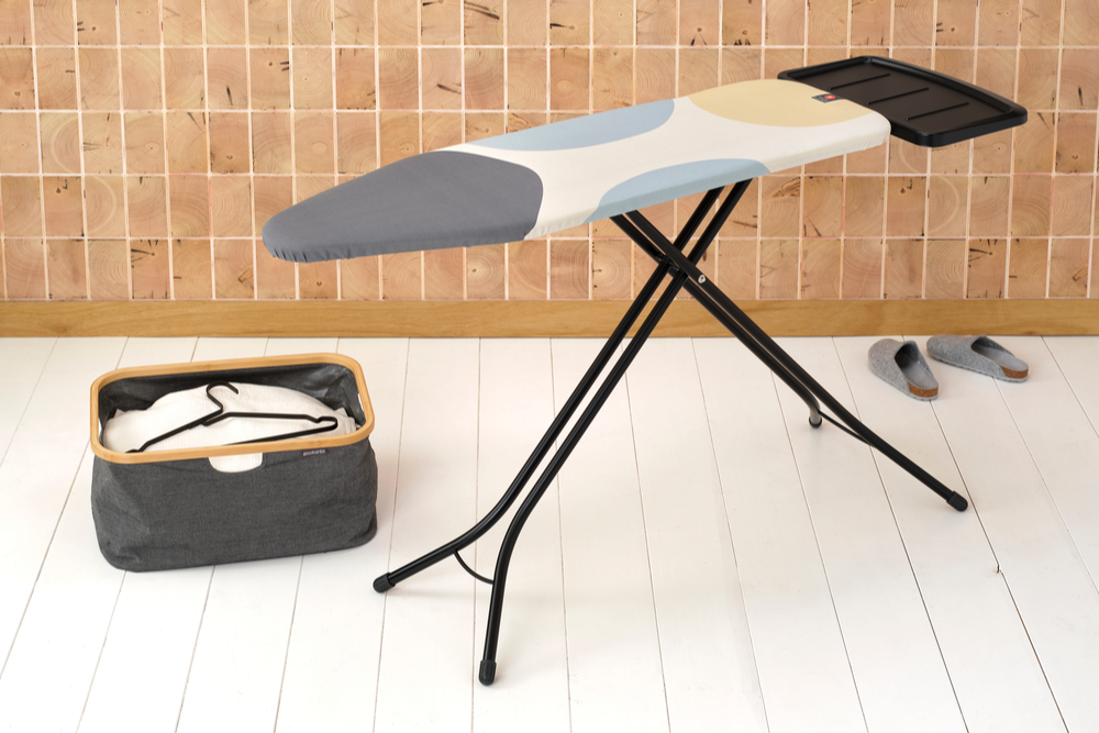 Strijkplank B, 124x38 cm, solide stoomunithouder, PerfectFlow - Spring