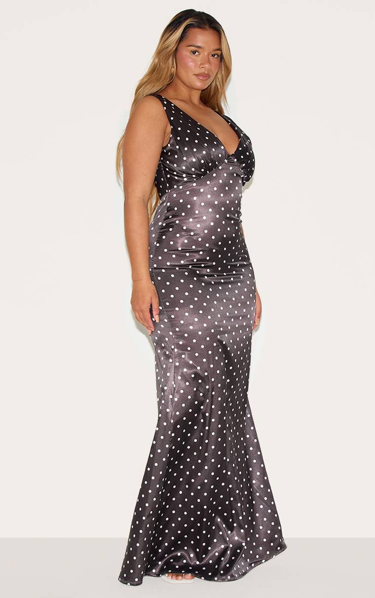 Chocolat Robe Longue Shape À Pois En Satin Avec Décolleté Plongeant