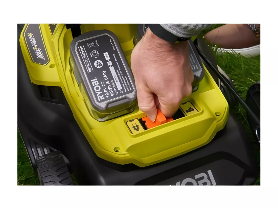 RYOBI Tondeuse Hybride - Ø 37 cm - 2 batteries LithiumPlus 36V 5,0 Ah - Noir et vert