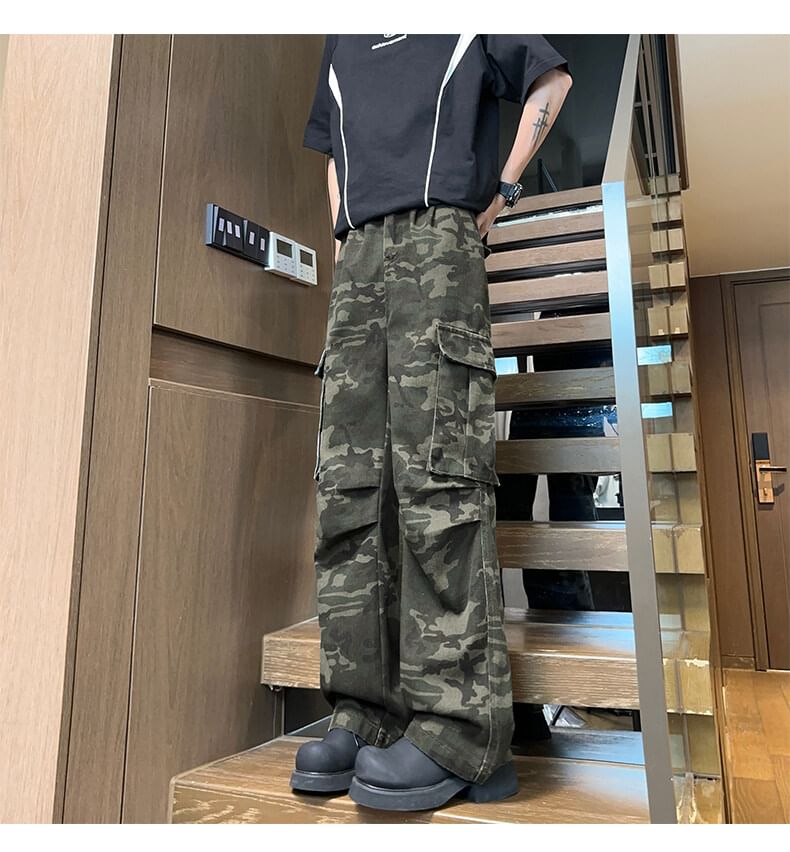 Priam - Low Rise Camo Print Cargo Jeans met Wijde Pijpen