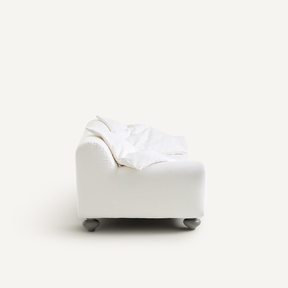 OTTO STUDIO PARA AM.PM<br>Sofá compacto em linho de algodão, ousado