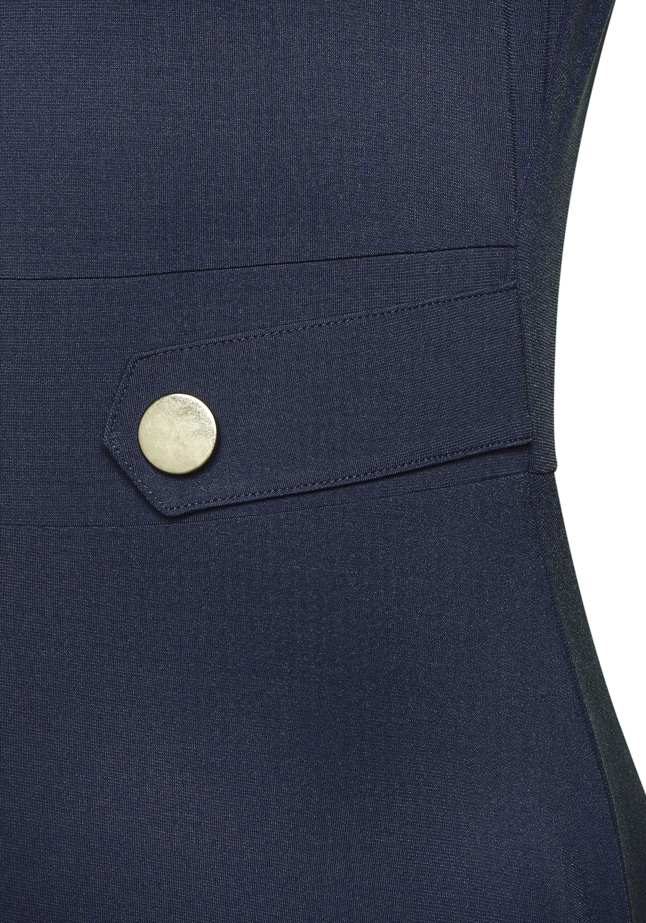 LASCANA Midikleid mit dekorativen Riegeln und goldenen Zierknöpfen, bügelfrei