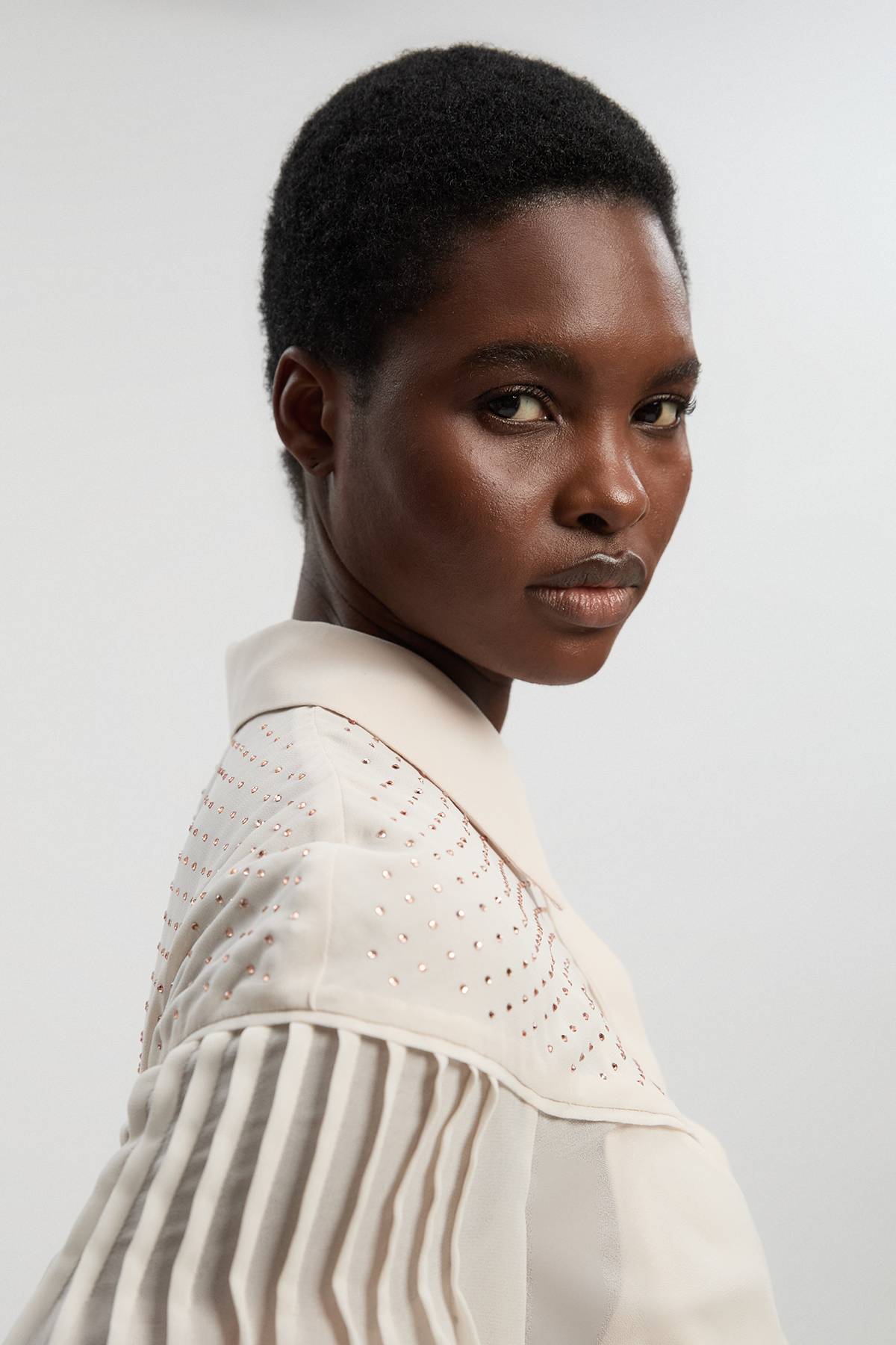KarenMillen Chemise Tissée à Manches Longues avec Clous Thermocollés