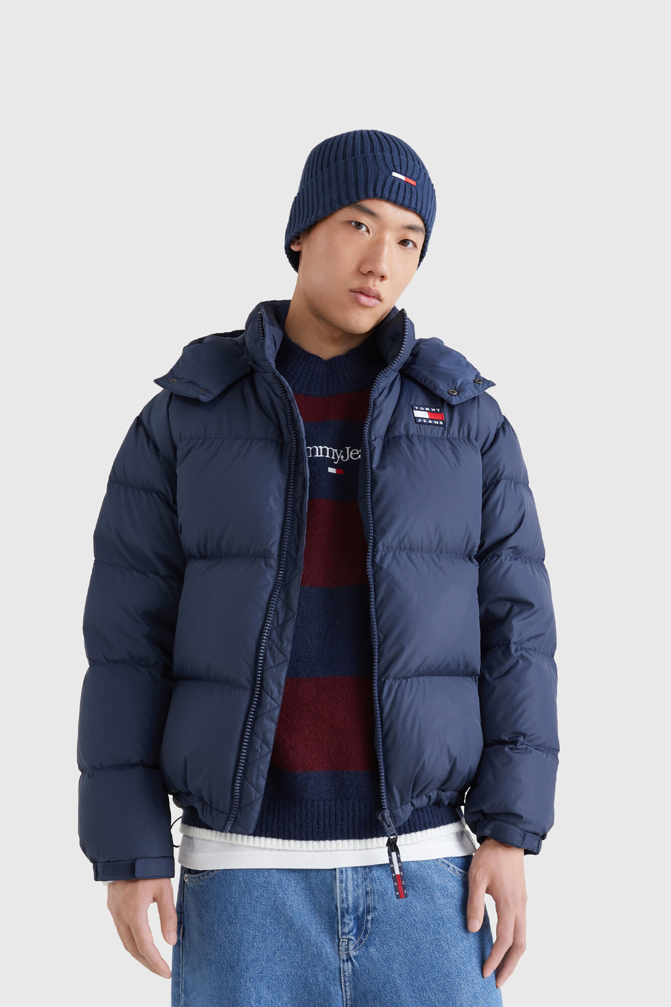 Jaqueta masculina Alaska Tommy Jeans com enchimento de plumas.