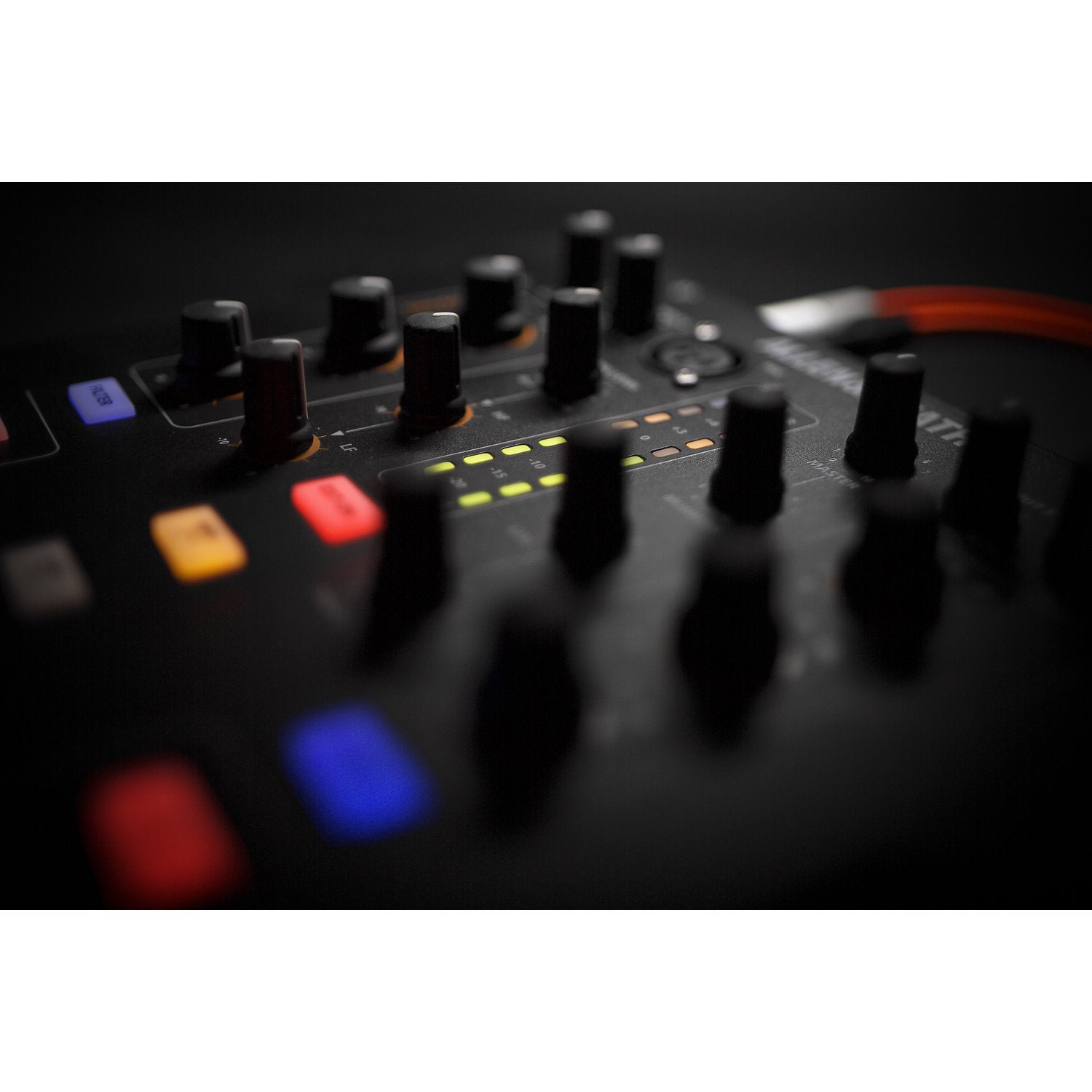 Allen & Heath Xone:23C DJ mixer met 4-kanaals geluidskaart