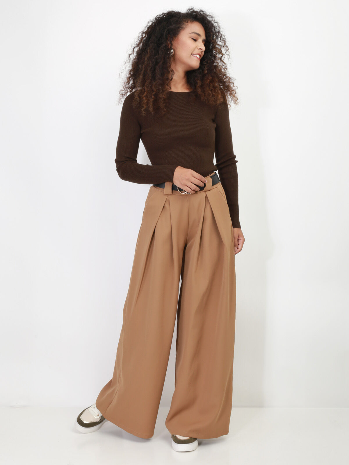 Pantalon à pinces large avec ceinture- Camel