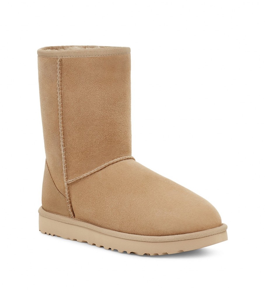 Botas UGG W Classic Short II em couro marrom