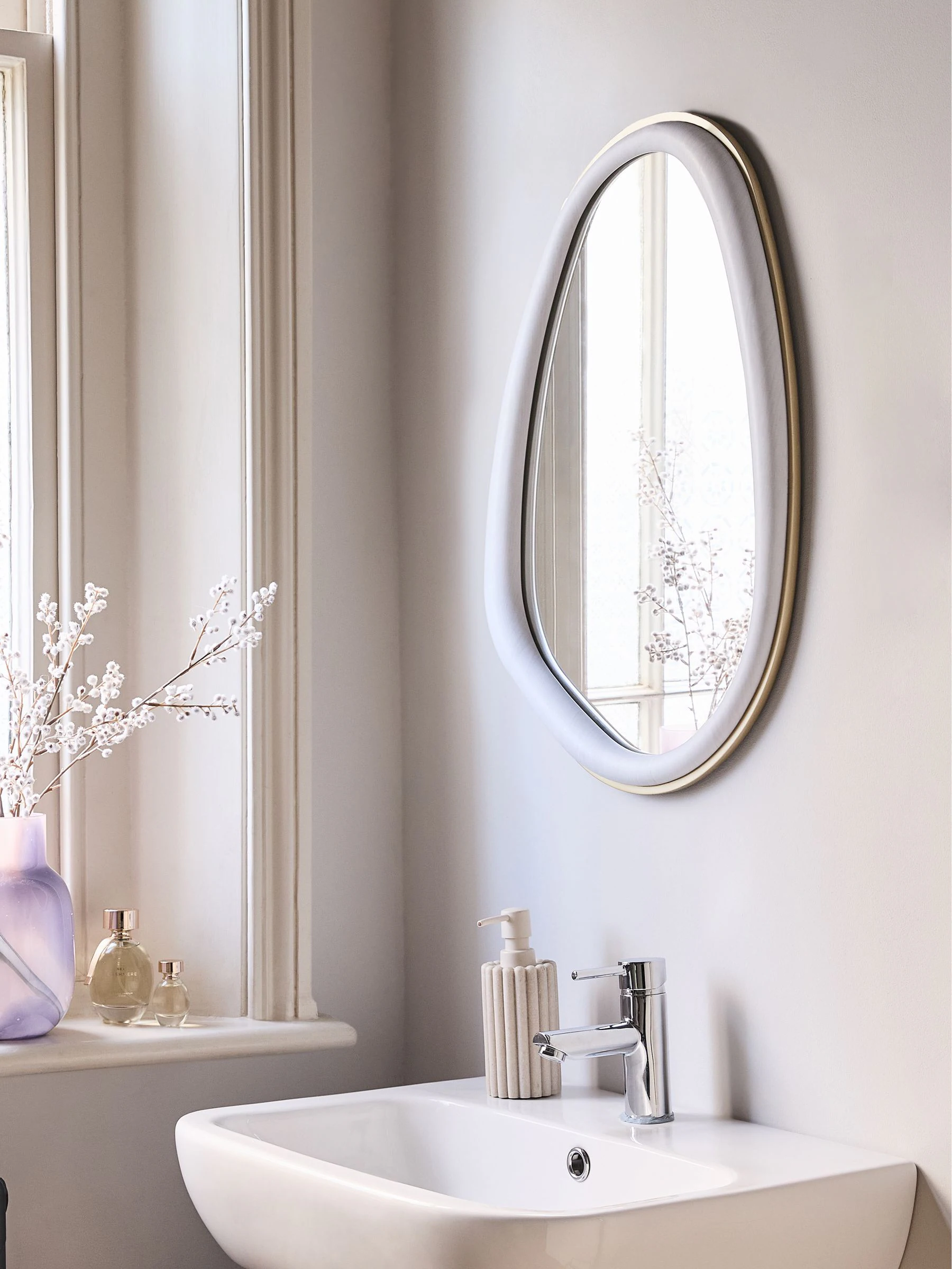 Mia Pebble Bathroom