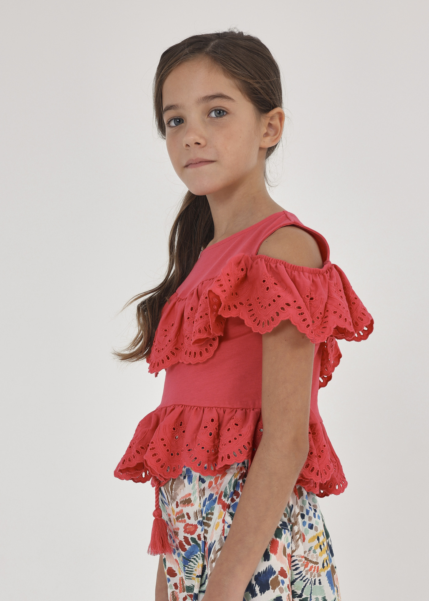 Blusa com bordados em algodão sustentável para meninas
