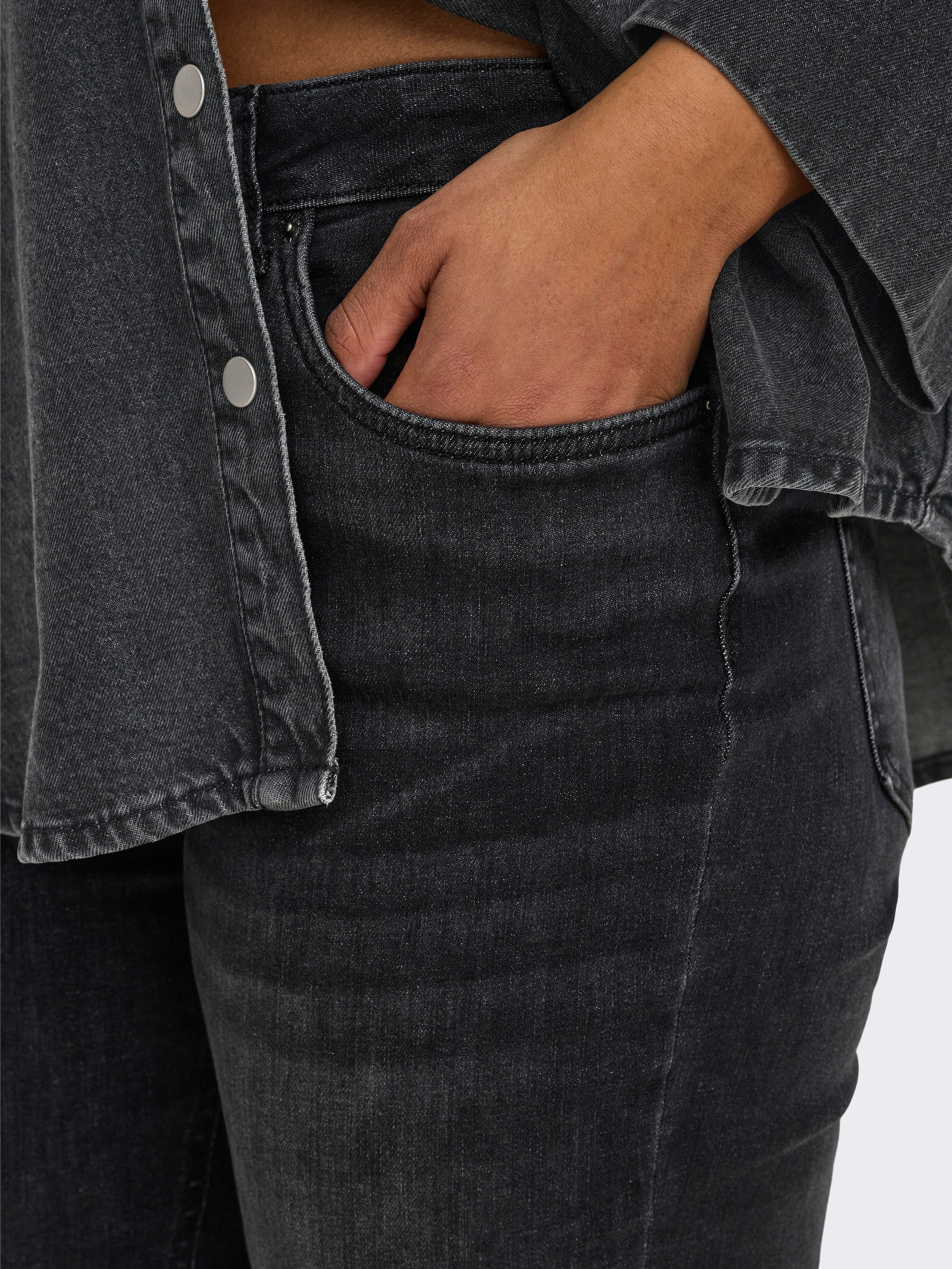 CARWILLY Hohe Taille Ausgestellt Jeans Black Denim