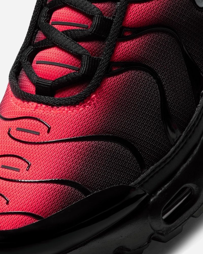 Chaussures Nike Air Max Plus Noir & Rouge pour enfant