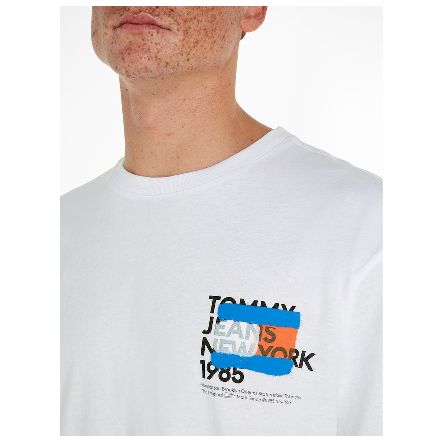 Tommy Jeans TJM TOMMY NY GRAFFITI FLAG TEE