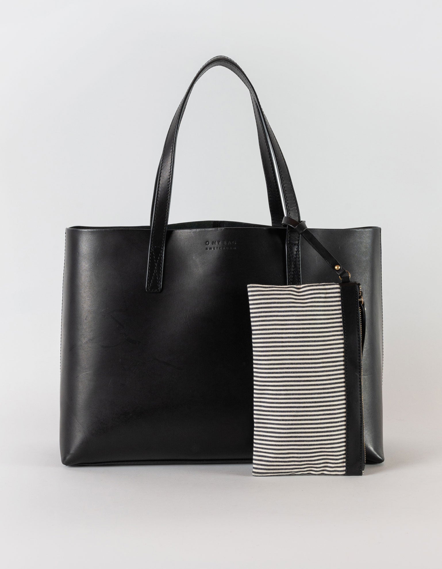 Sam Shopper - Black Classic Leather