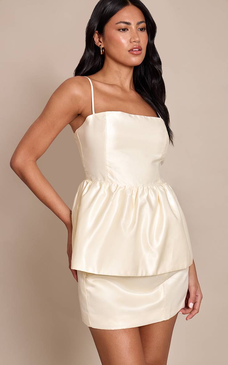 Crème Ensemble Coordonné Jupe Mini Moulante En Satin