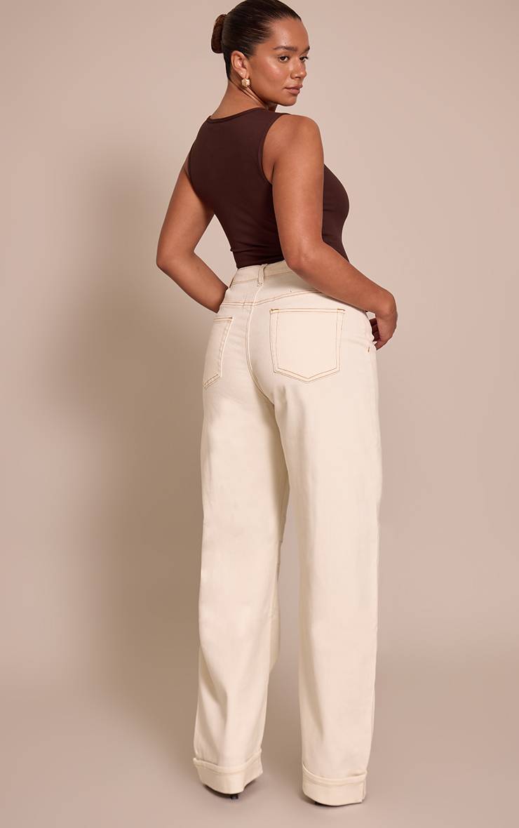 Ecru Jean Shape Taille Haute En Denim Stretch À Jambe Barrel Et Ourlet Retroussé