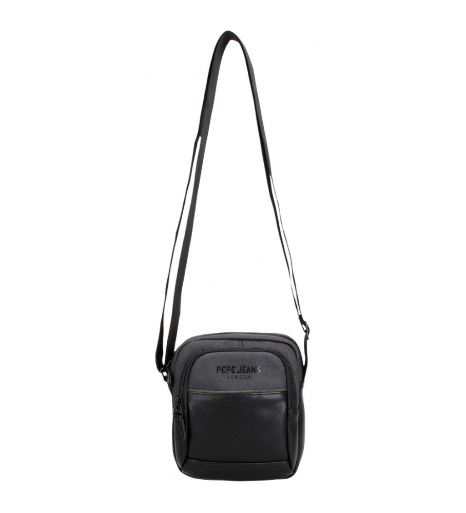 Bolsa de ombro pequena Pepe Jeans em tons de cinza e preto.
