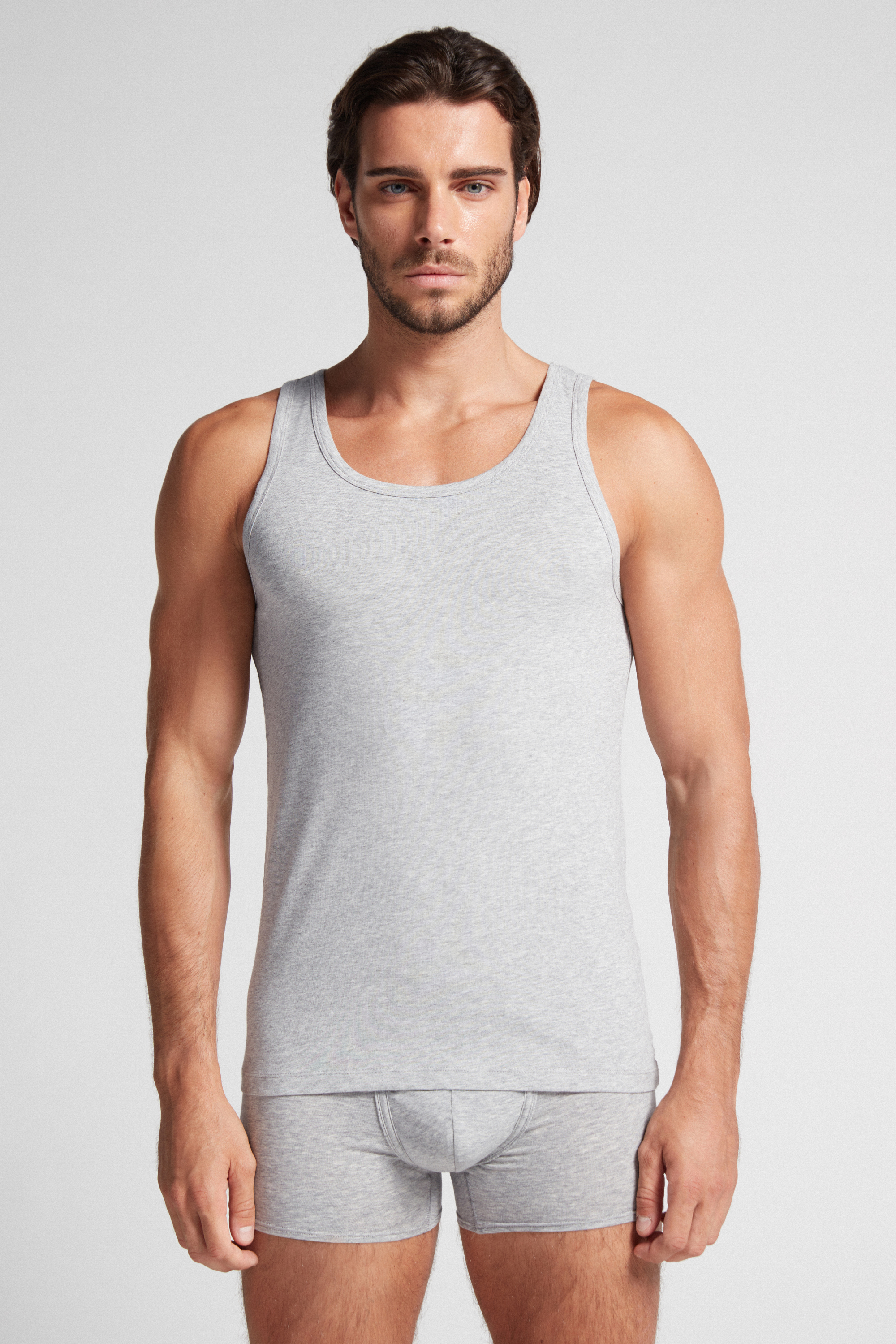 Camiseta sem mangas com gola redonda