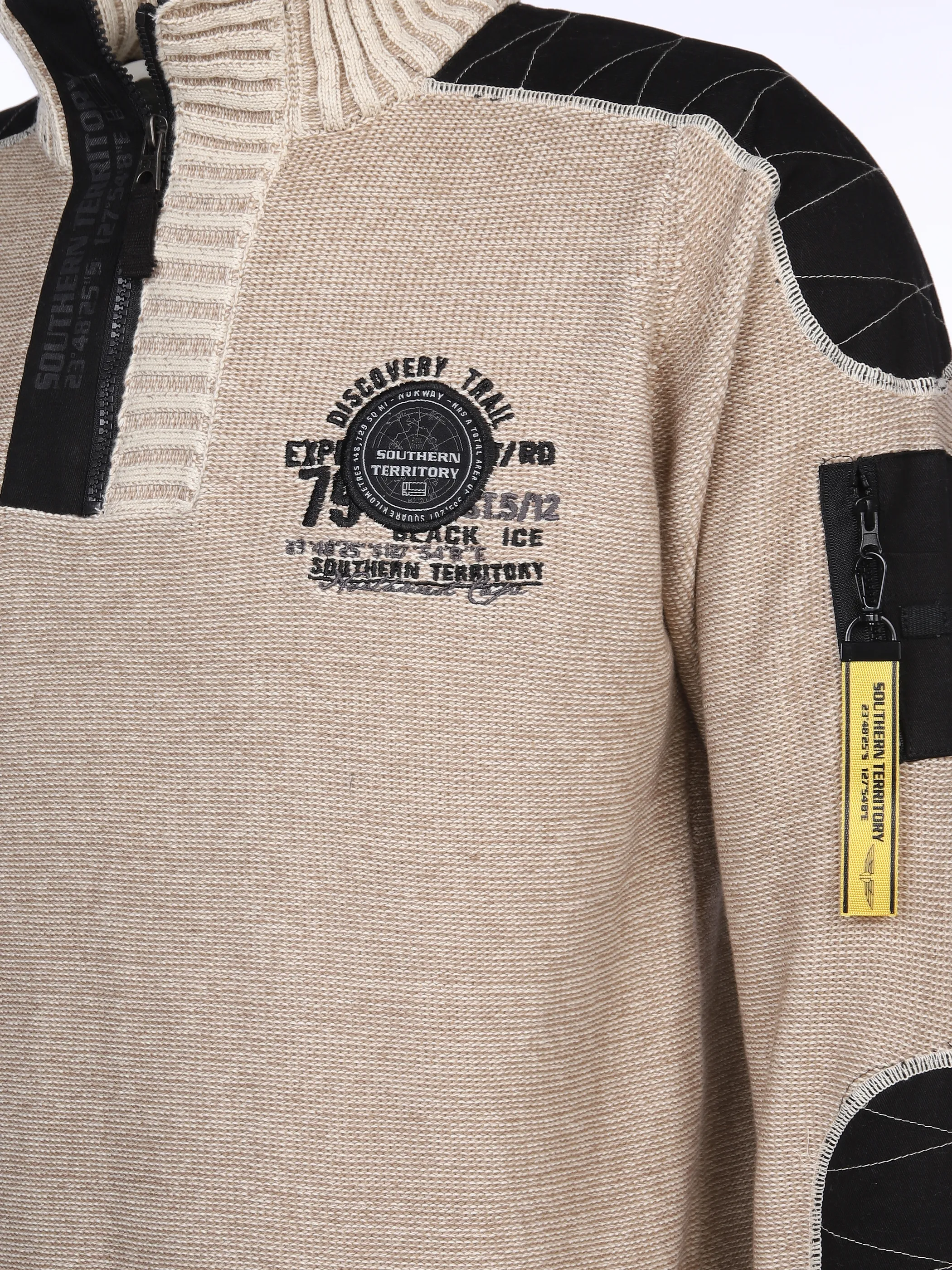 Herren Stricktroyer mit vielen Details