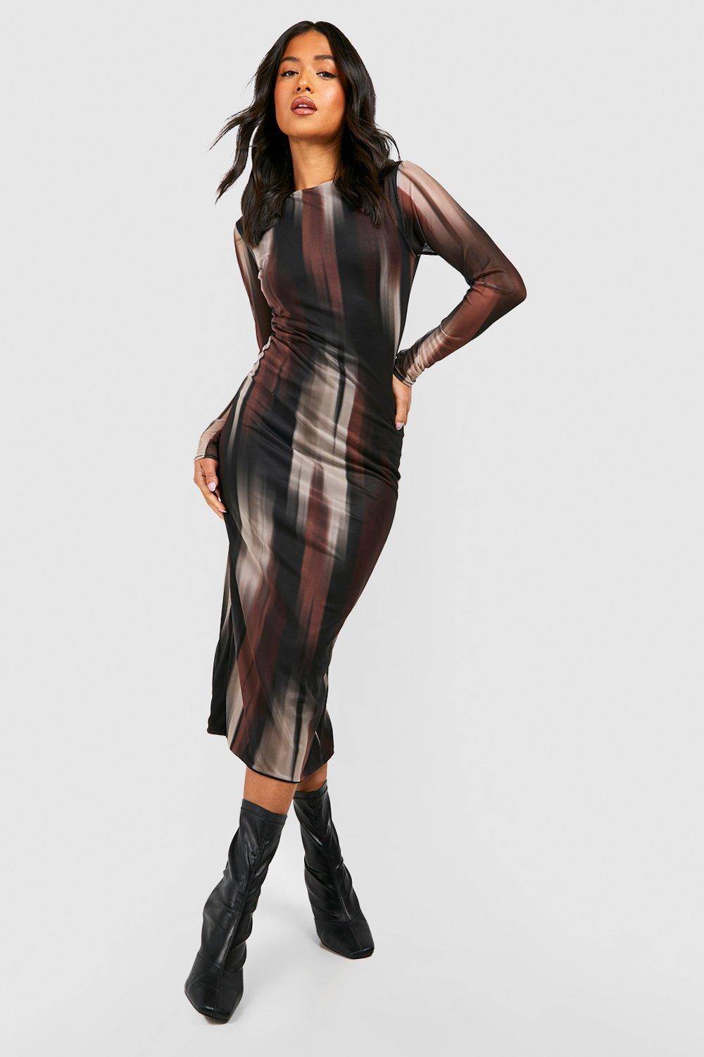 boohoo Petite robe midaxi en mesh à manches longues