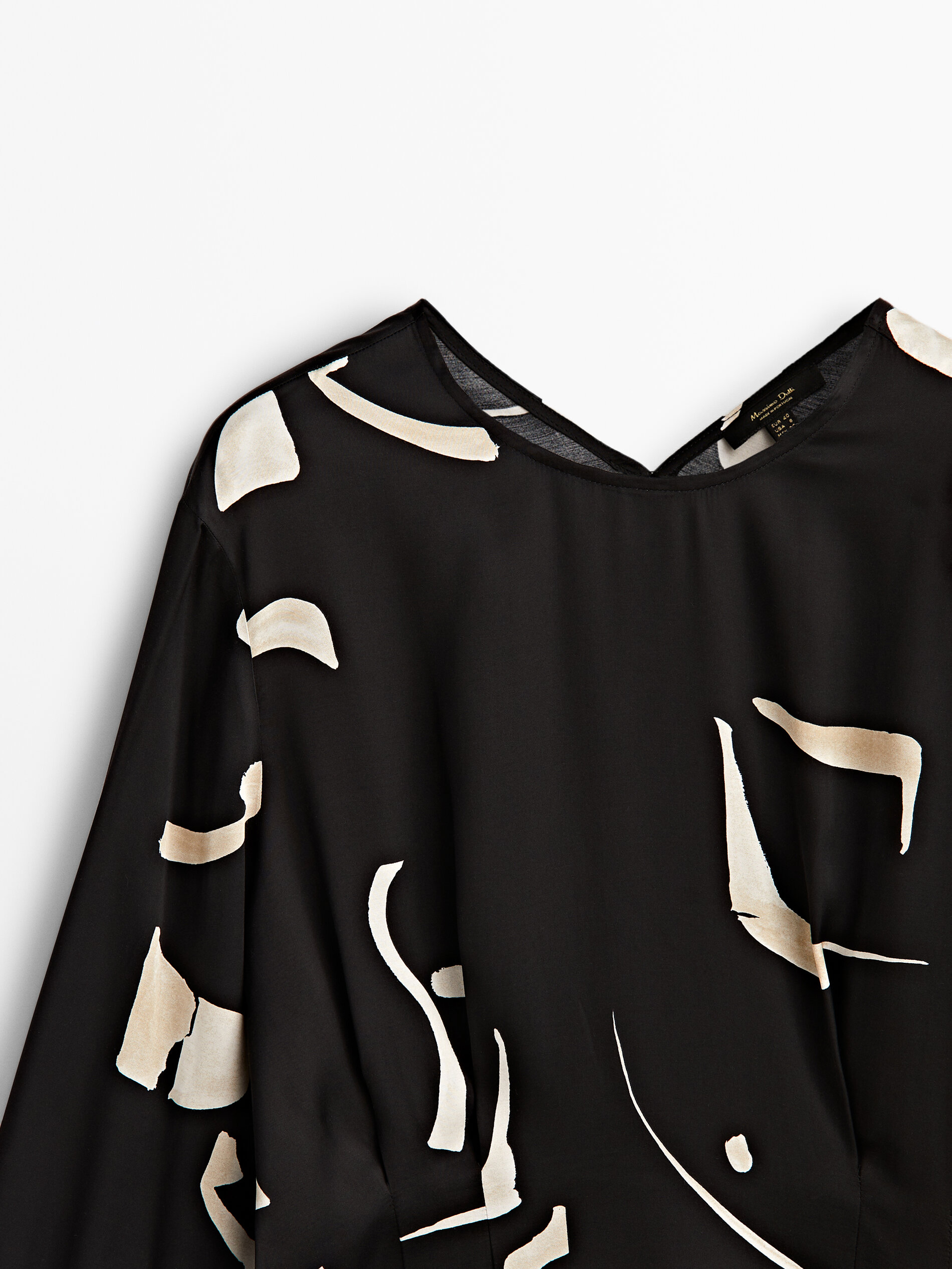 Camisa com estampa abstrata - PRETA