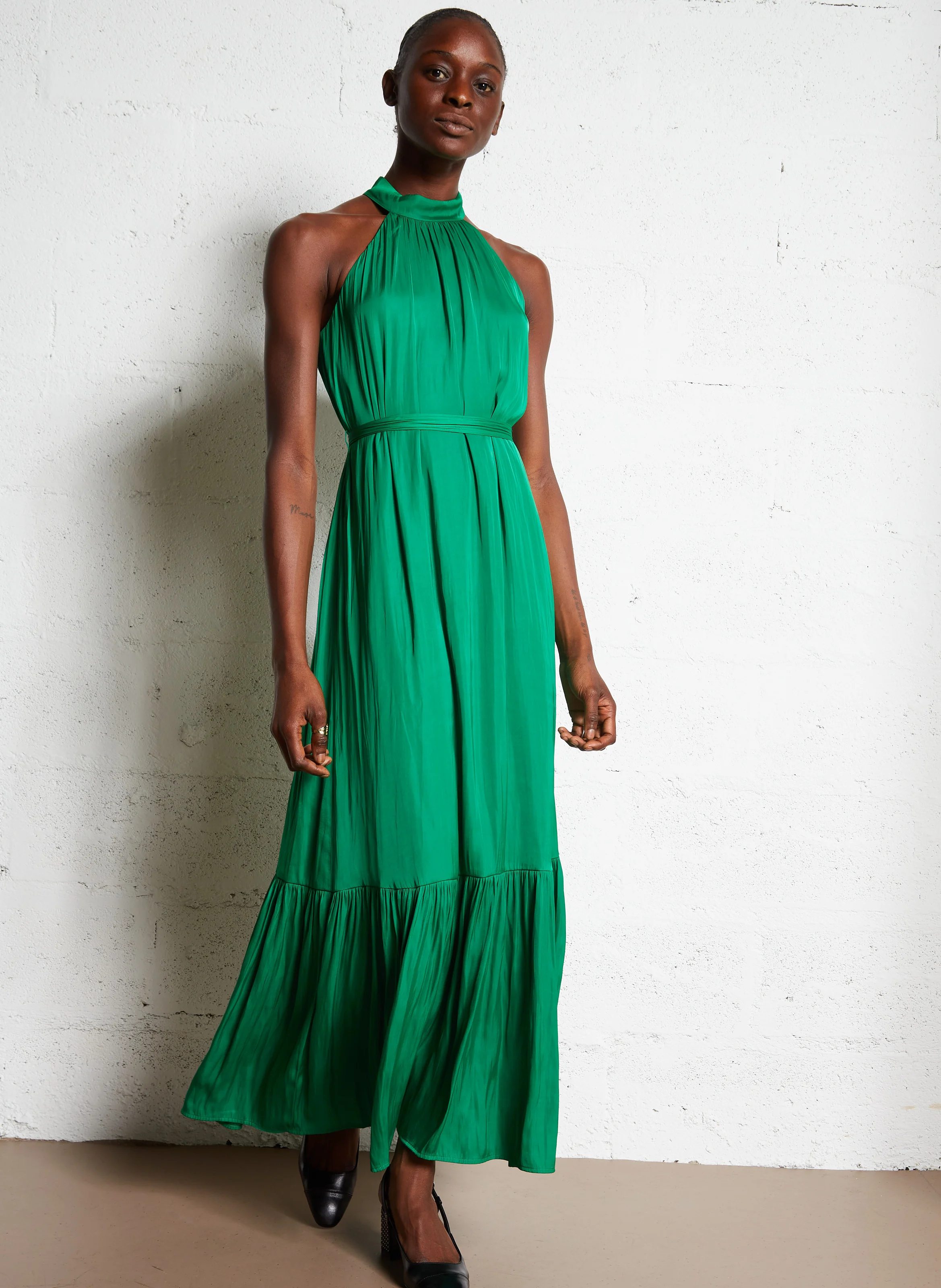 Robe longue col rond satinée | Vert
