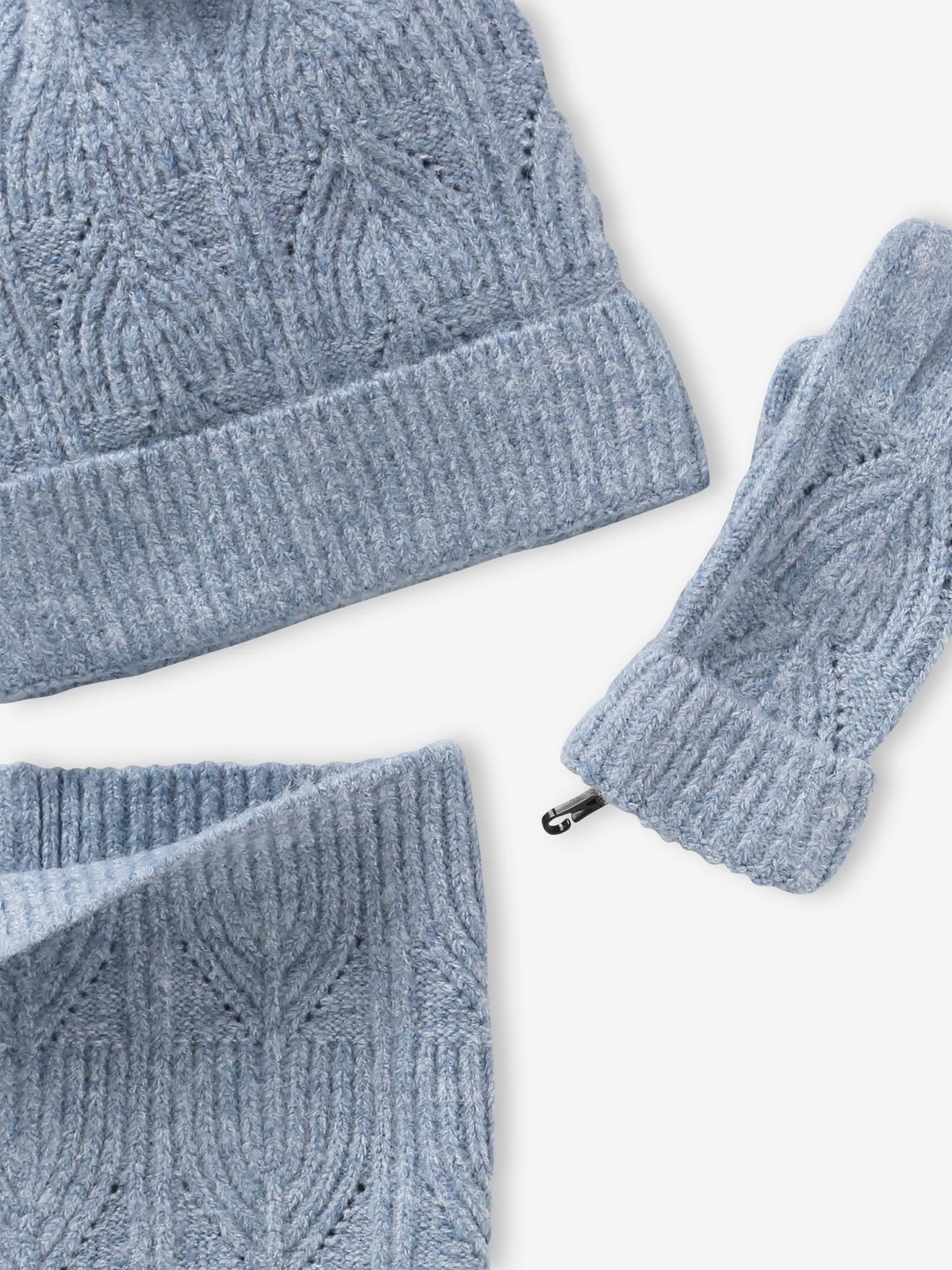 Conjunto de gorro, cachecol tubular e luvas em tricô com textura de bolinhas rosa médio.