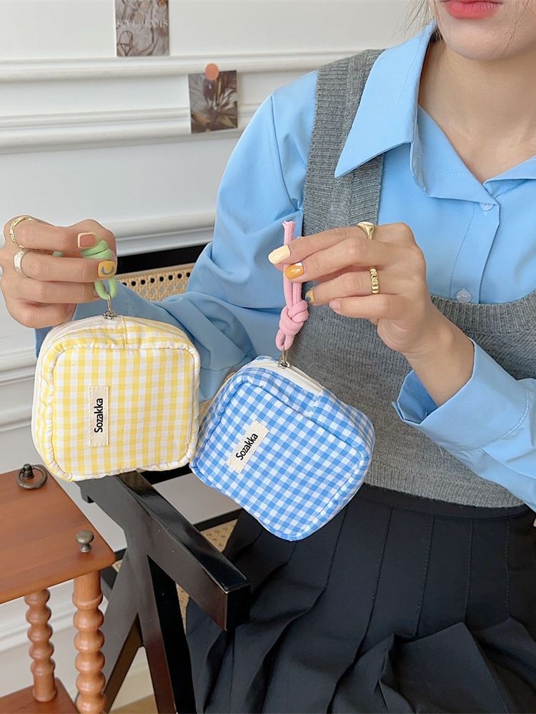 Ikiana - Gingham Toilettas