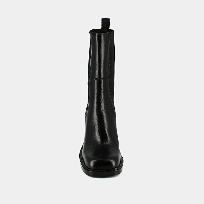 Bottines à talons et bouts carrés  en cuir noir