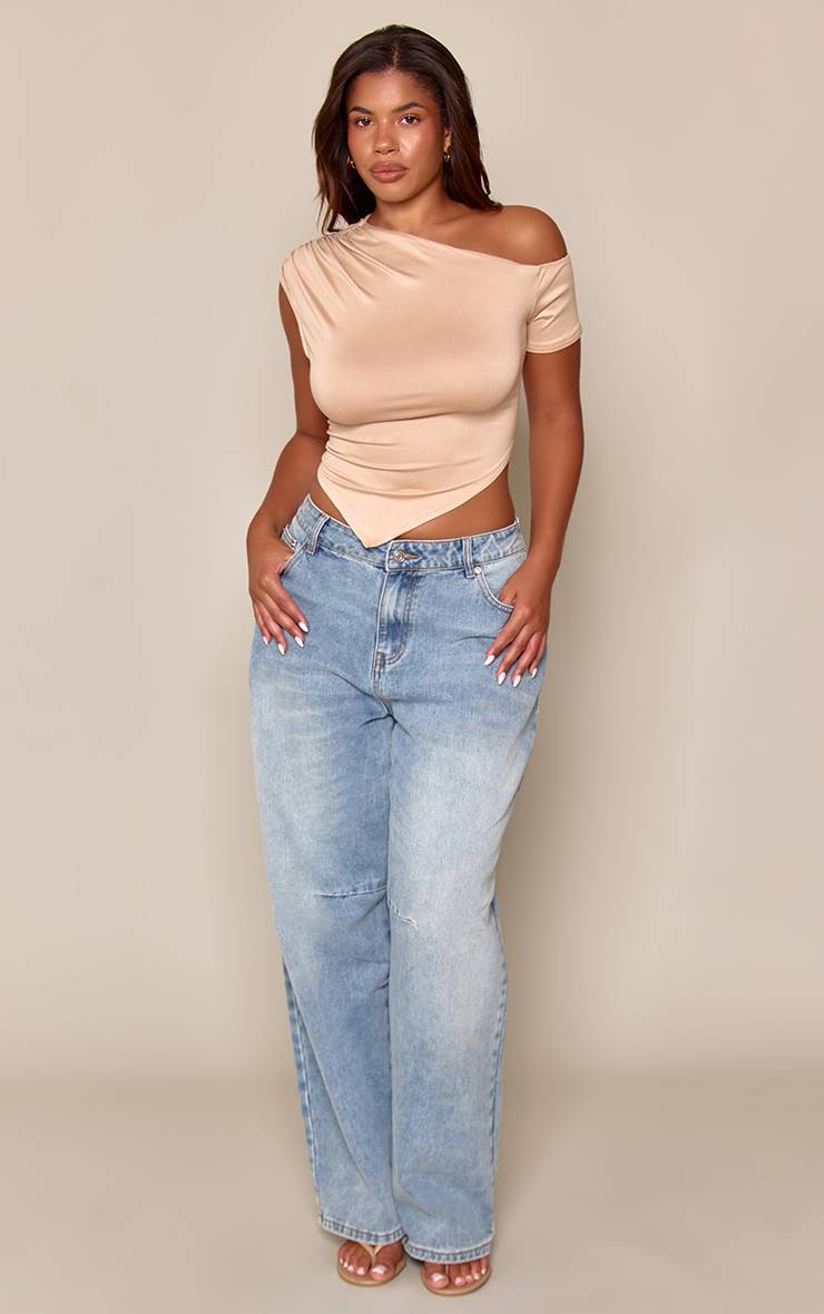 Crème Haut À Manches Courtes Coupe Shape En Jersey Doux Avec Encolure Asymétrique