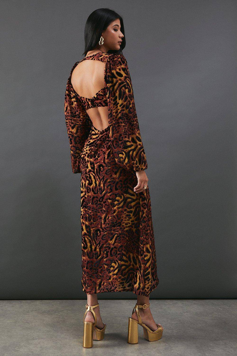 Warehouse Robe Midi à Manches Ballon et Couture Empire en Velours Dévoré