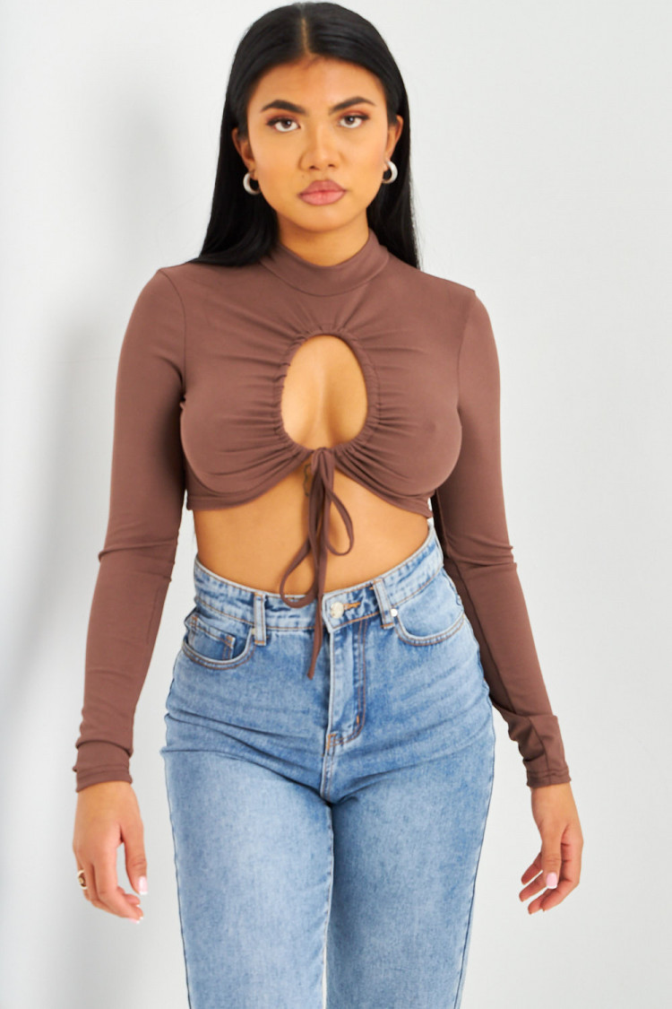Crop top marron ajouré à la poitrine