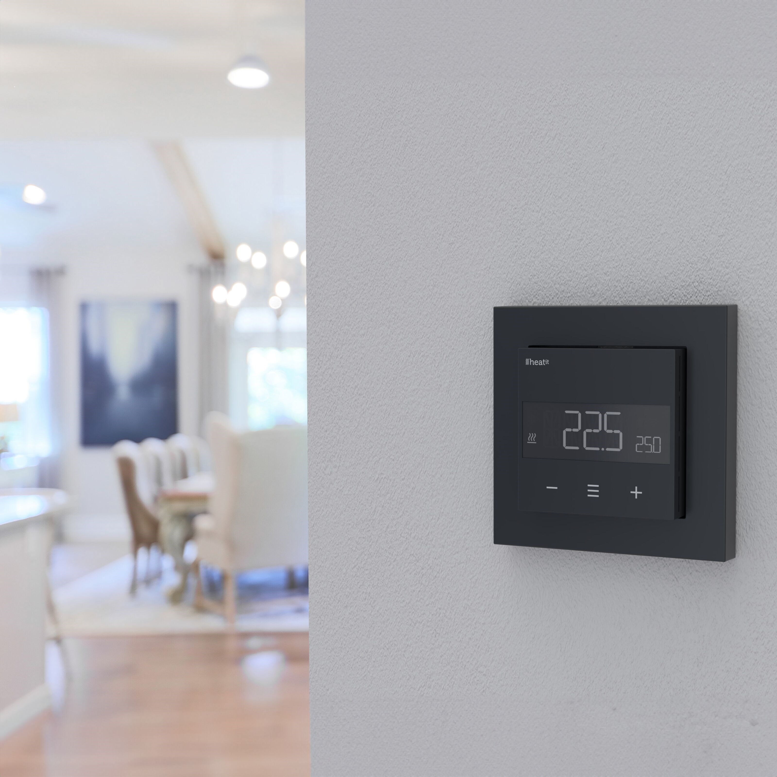 Heatit Z-TRM6 Termostat med Z-wave Black