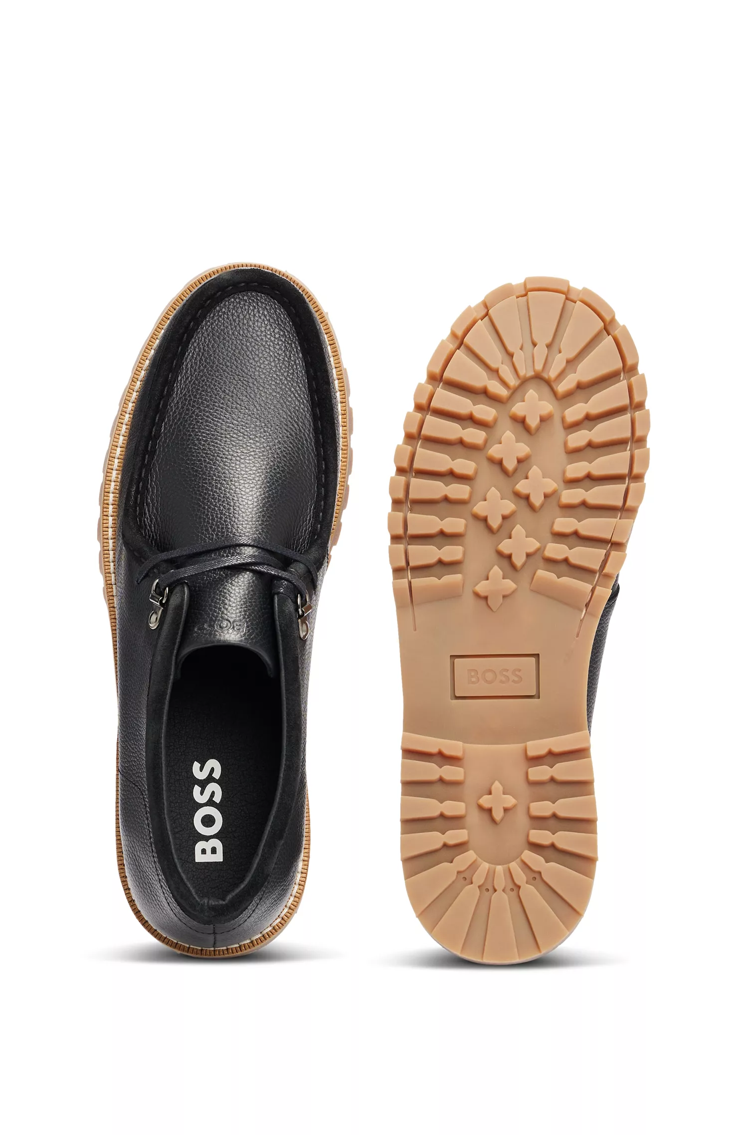 Botas desert BOSS em couro granulado preto com sola de borracha tratorada