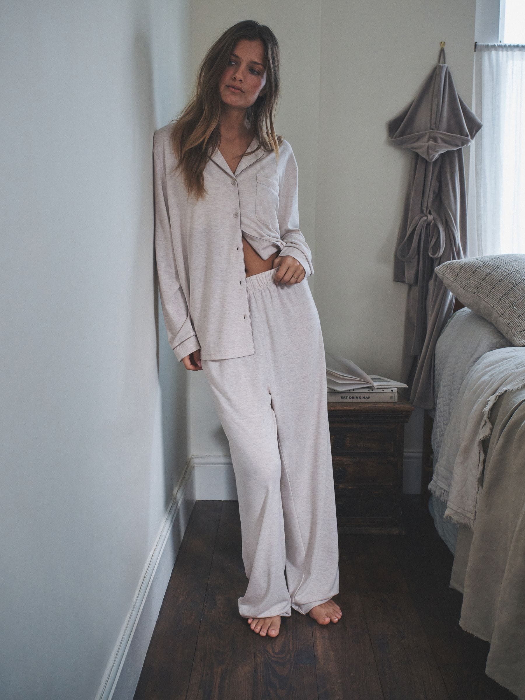 Moutkleurig - The Set 2 Pack Viscose Blend Dressing Gown and Button Through Long Pyjamas with Piping