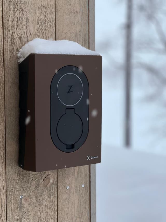 Zaptec Go elbiloplader 900-00111 (træbrun)