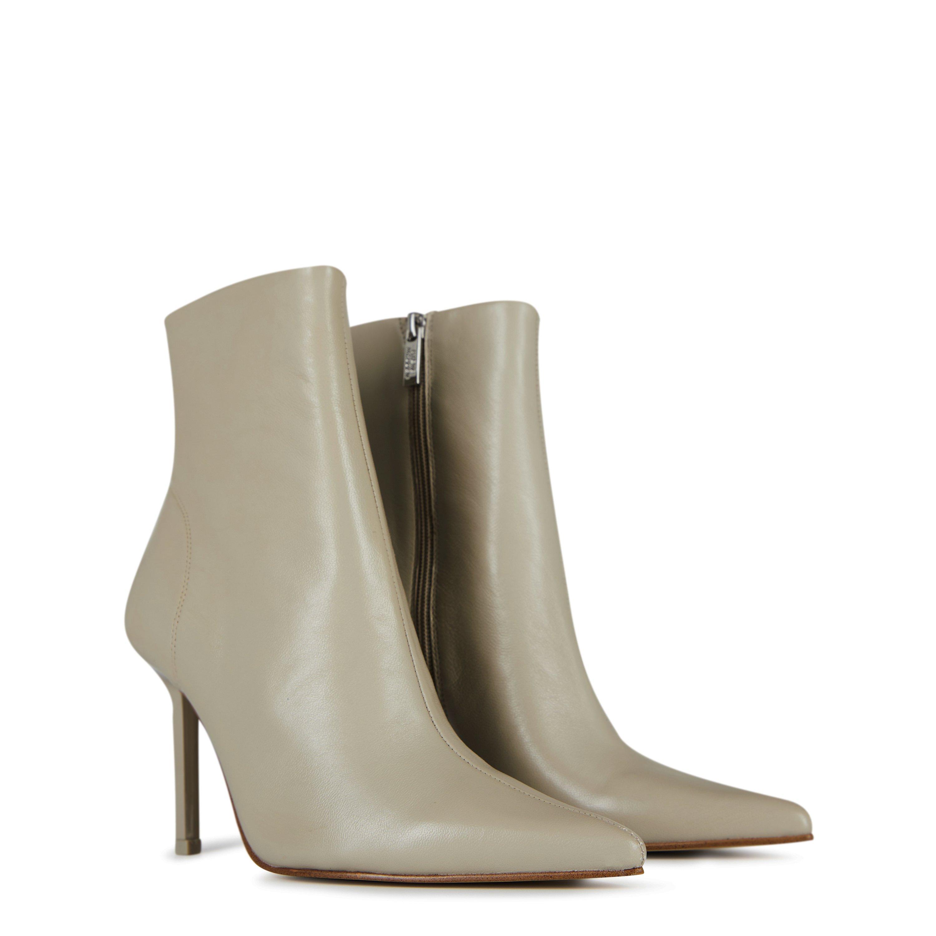 Steve Madden Lyanna Ankle Boots