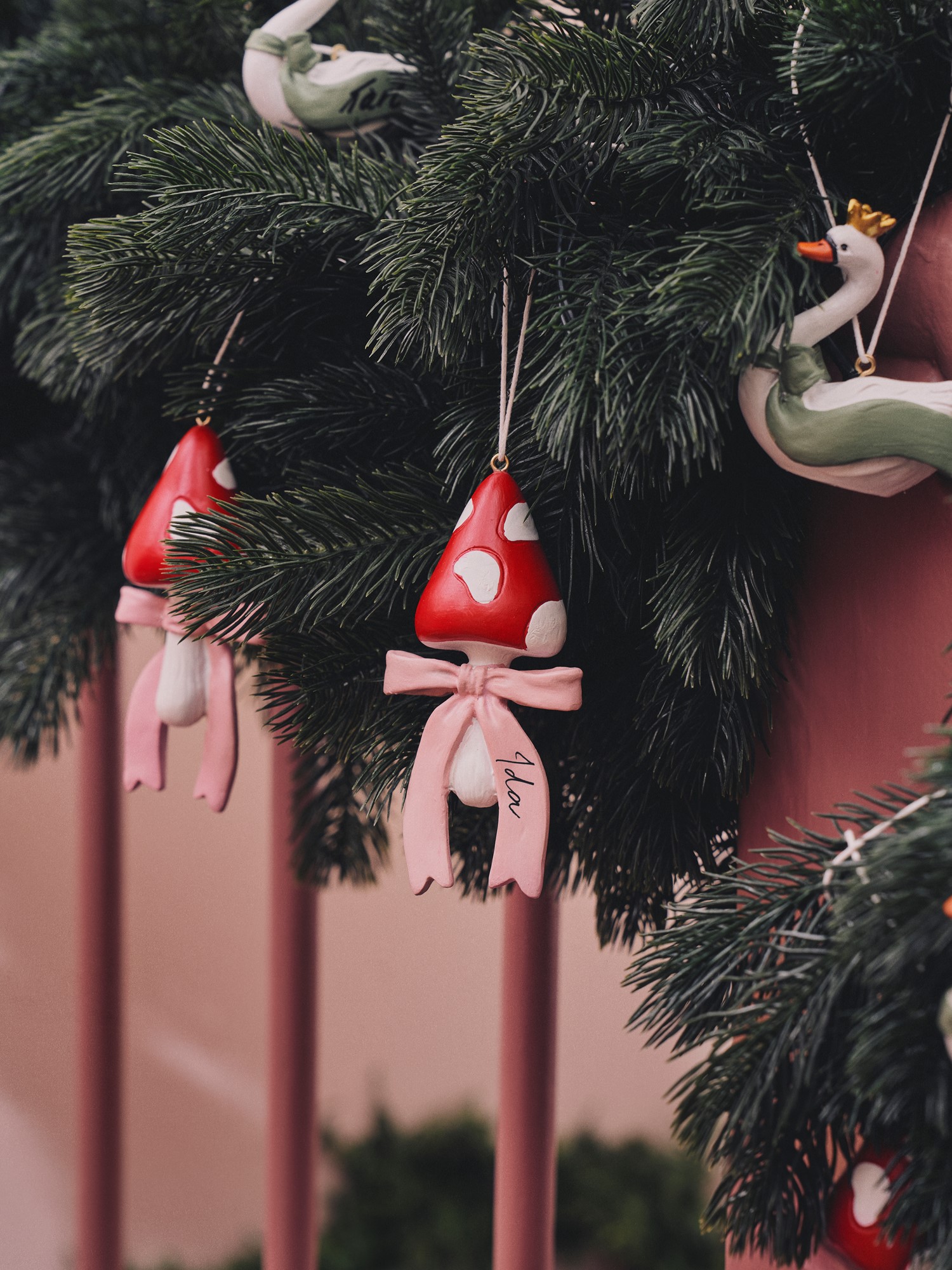 Årsornament 2024 | 4,6 x 9,5 cm. | Dusty Rose