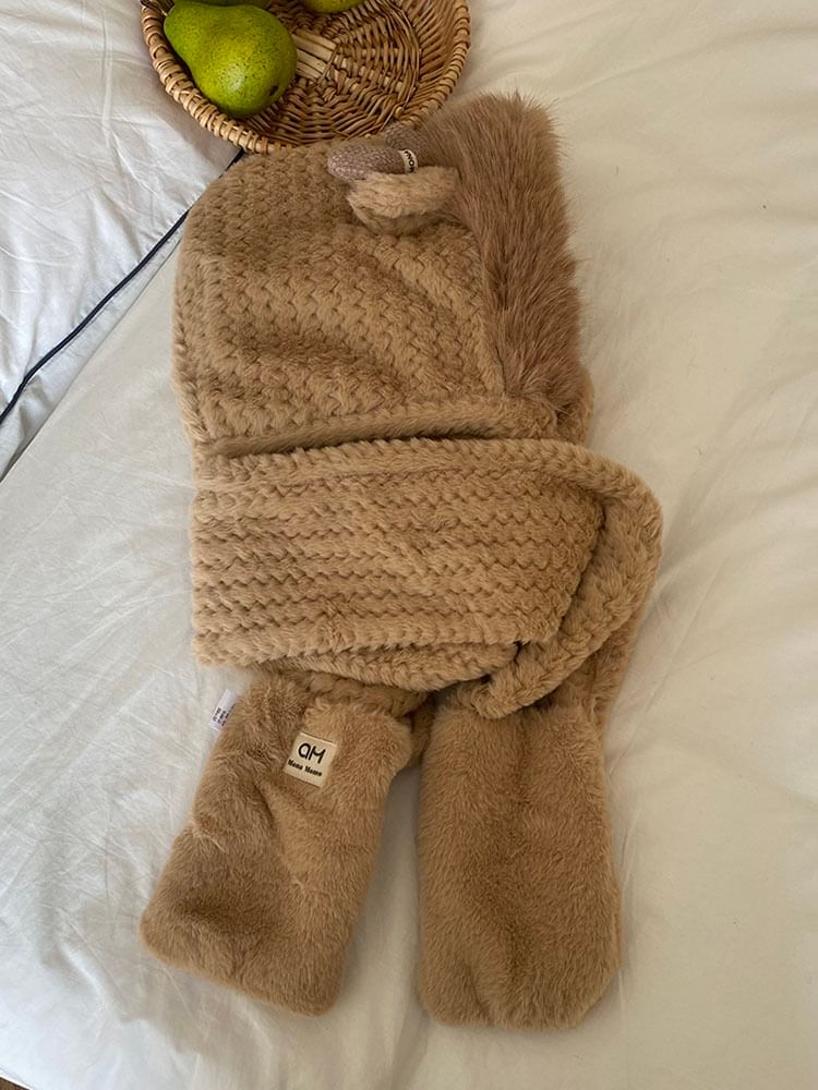 Zaalouk - Hertenhoorn Fluffy Hooded Scarf