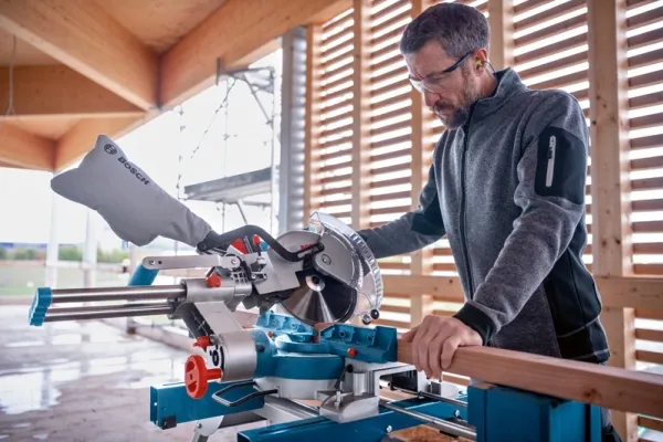 Bosch KAP-/GERINGSSAV GCM 18V-254 D SOLO - SOLO