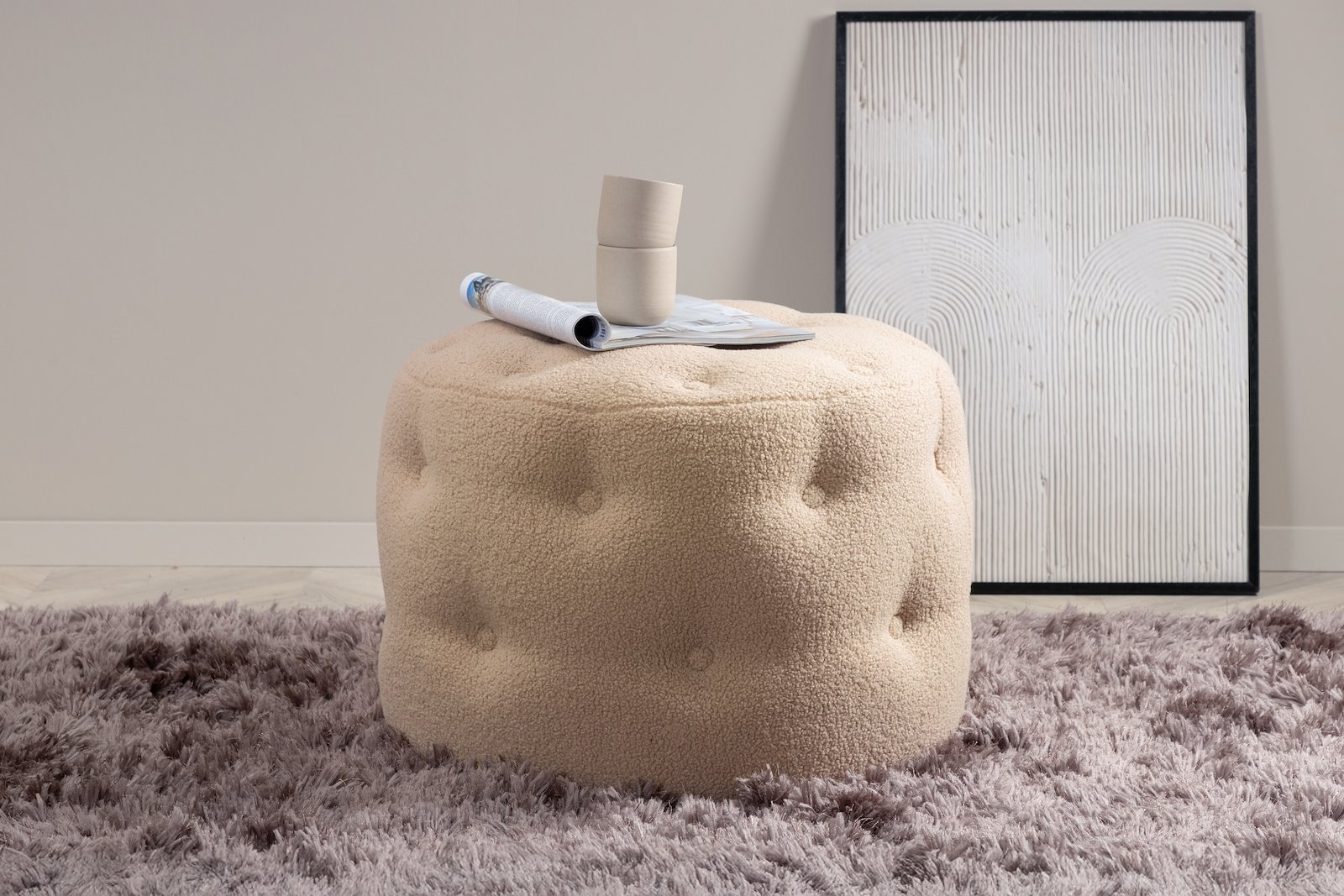 Benjamin pall Ø55cm. Tekstil Teddy Beige.