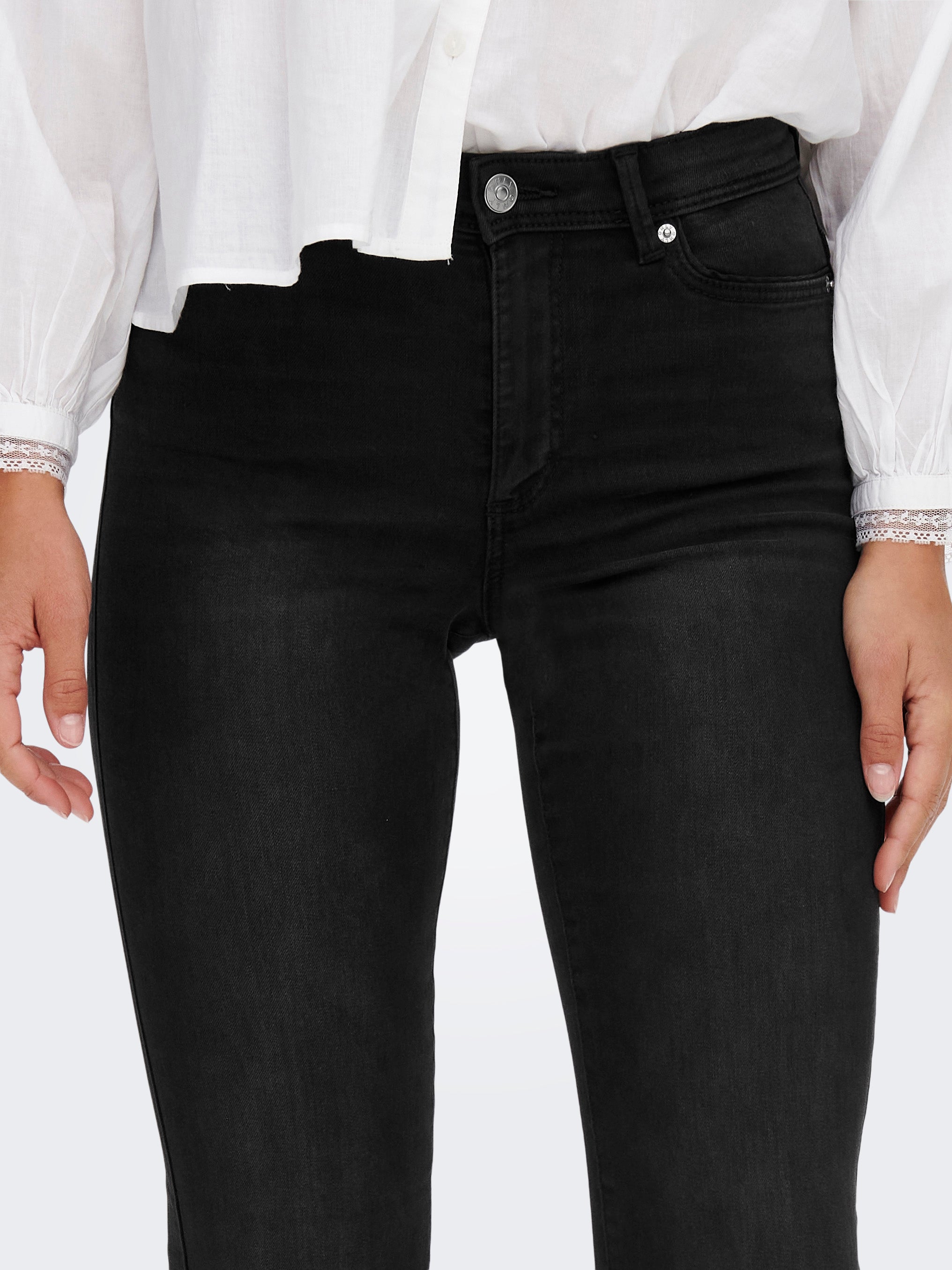 ONLWAUW Hohe Taille Ausgestellt Jeans Washed Black