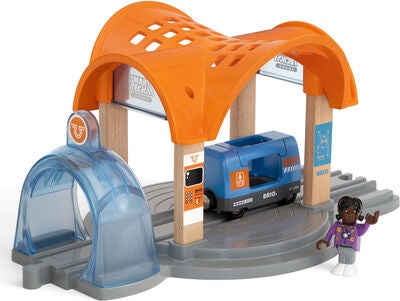 BRIO 33973 Smart Tech Togstasjon med Interaktive Funksjoner