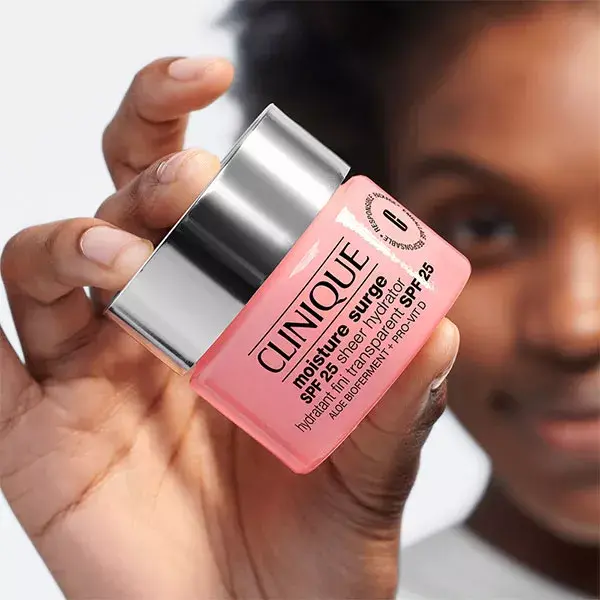 Clinique Moisture Surge Sheer Finish Moisturizer FPS 25 50ml
