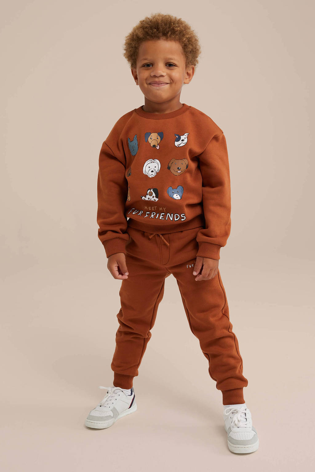 WE Fashion sweater bruin