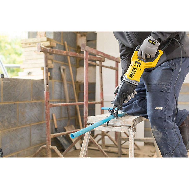 Scie sabre Stanley Fatmax KFFMES360 900W