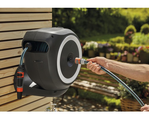 GARDENA RollUp M wandslangbox inclusief 20 m slang, 180° draaibaar en RollControl-technologie