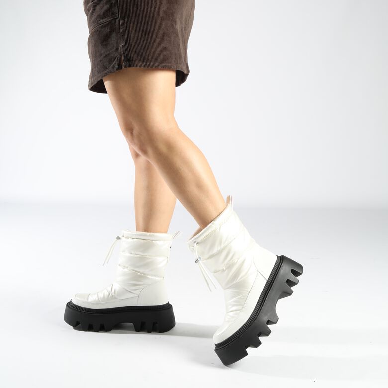 Flora Puffer Boot